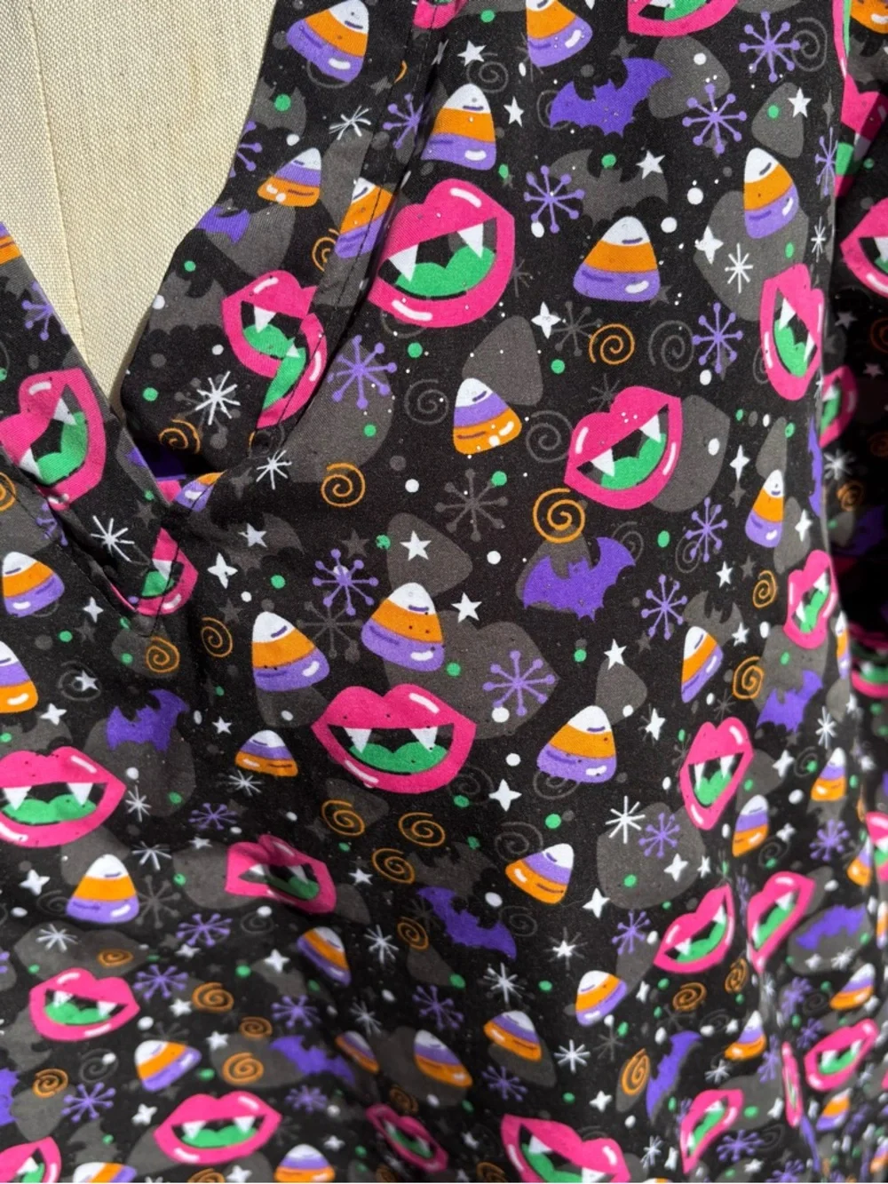 Cassandra O Black Candy Corn Vampire Fang Scrub Top Women’s Plus Size 2X